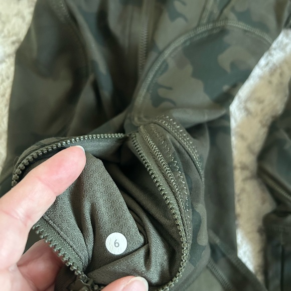 lululemon jacket - Picture 2 of 3